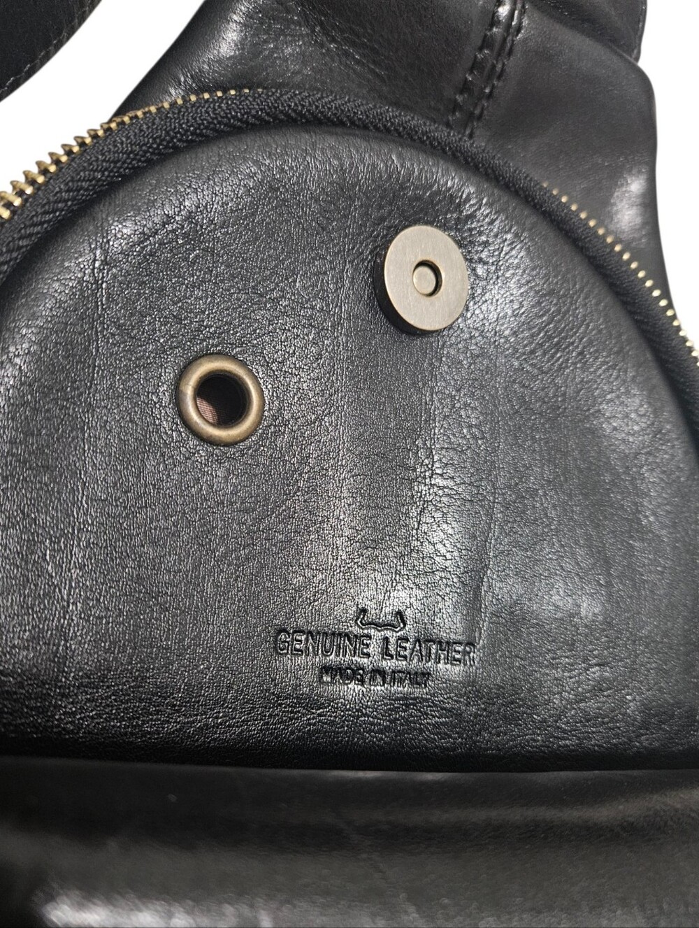 Made in Italy Black Leather Crossbody Sling Bag - Picture 6 of 7